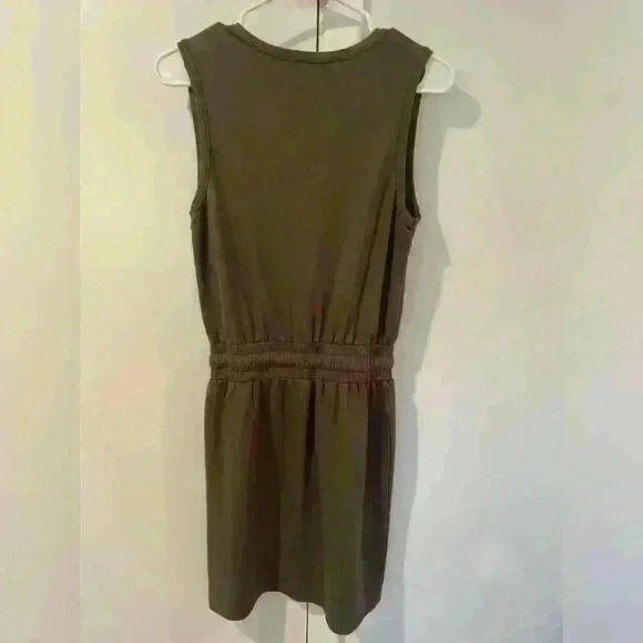Evereve Kiara Vneck T Shirt Short Dress Olive Green Size XS - Picture 5 of 8